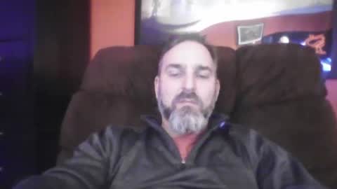 Snapshot of beardedambition chatting on December 3, 10:01 pm beardedambition online show from December 3, 10:01 pm