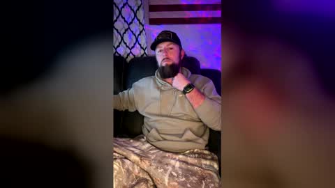 beardedstud4u online show from January 6, 4:38 am