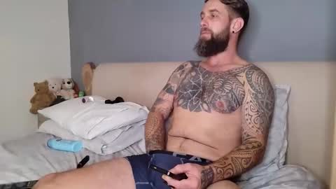 beardedtattedguy online show from October 26, 1:01 pm