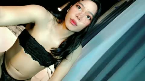 beatrice_luna online show from March 23, 4:45 pm