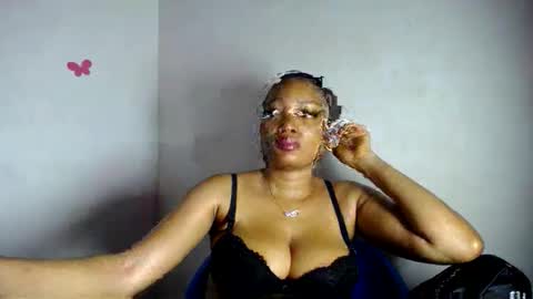 moanna online show from April 8, 9:18 pm