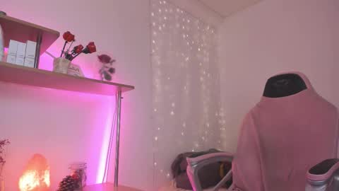 Eliise online show from October 4, 2:04 pm