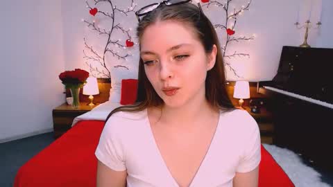 Gloria online show from December 16, 1:50 pm