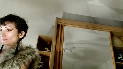 Raluca online show from November 21, 4:16 pm