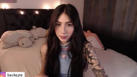 Marzhie online show from November 27, 4:31 am