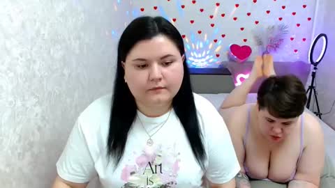 BeckyAndEllen online show from February 24, 10:59 am