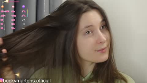 BeckyMartens come join me on    while im offline here  online show from February 1, 4:31 am