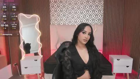 BELLA online show from October 31, 3:23 pm