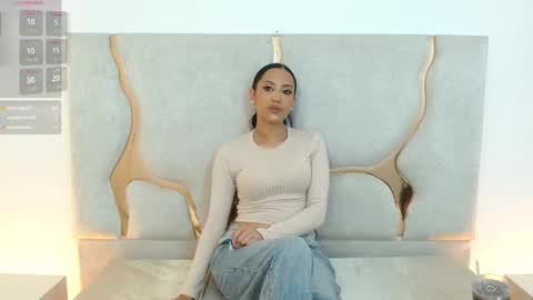Snapshot of beella_tay1 chatting on October 4, 3:32 pm BELLA online show from October 4, 3:32 pm