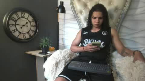 independent model online show from June 23, 6:47 pm