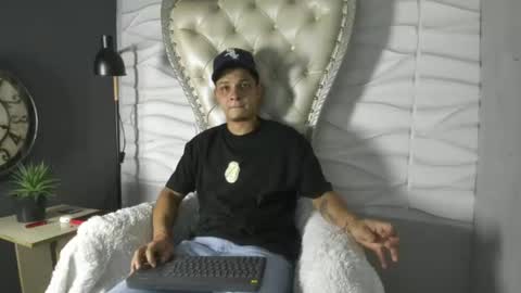 independent model online show from July 26, 12:19 am