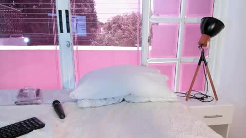 BELLA online show from February 28, 4:55 pm