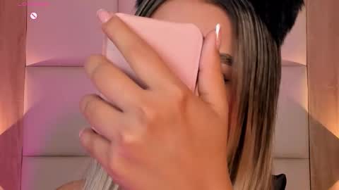 Bella cam online show from October 21, 7:39 pm