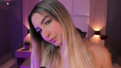 Bella cam online show from October 4, 7:55 pm