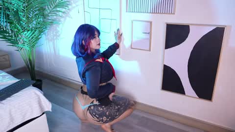    online show from April 6, 11:33 am