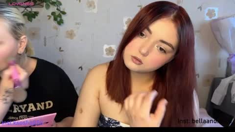 bella_and_alice online show from May 27, 2:03 pm
