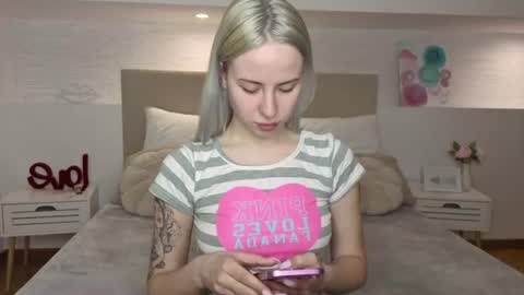 Bella online show from June 12, 2:38 pm