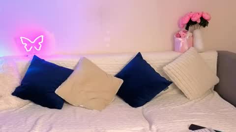 Bella online show from November 9, 3:04 pm