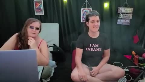 Bella James online show from November 25, 5:45 pm