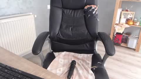      online show from July 21, 10:39 am