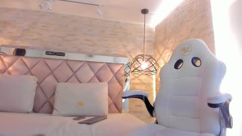  BELLA  online show from March 6, 7:29 am