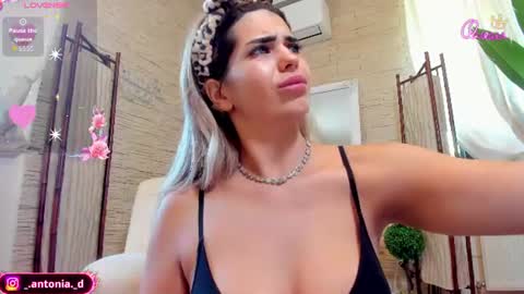 bella_posh online show from June 14, 8:27 am
