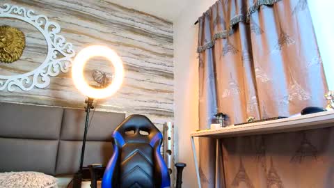     online show from September 21, 2:32 pm