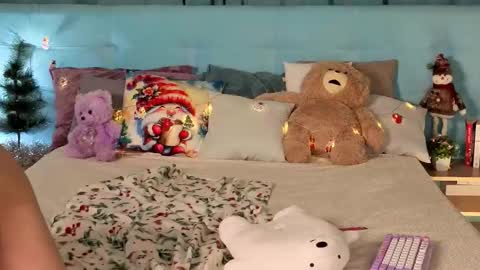 Bella online show from December 17, 1:23 am