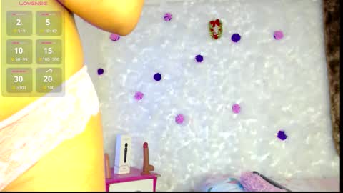 bella_warzon online show from March 3, 8:38 pm