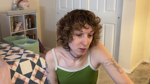 Snapshot of bellababy444 chatting on February 3, 5:46 pm bellababy444 online show from February 3, 5:46 pm