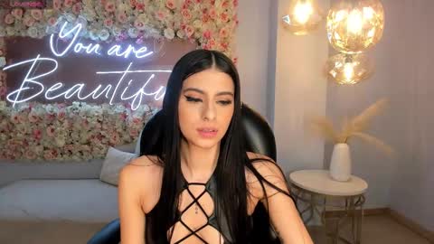 Bella online show from December 14, 3:13 am