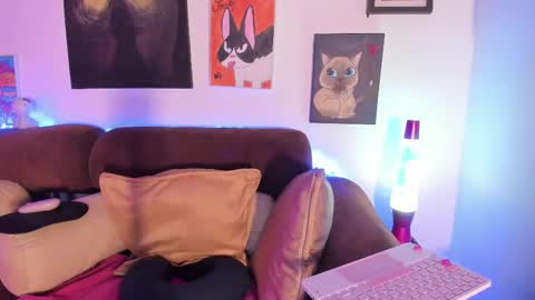 Bella online show from March 12, 10:07 pm