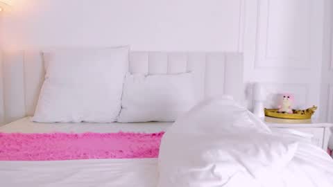 Bella online show from September 19, 1:54 am