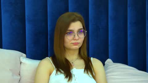 BellaMarebelle online show from March 6, 5:34 pm