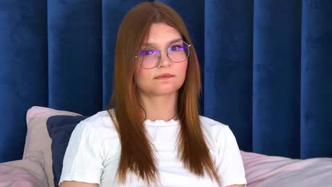 BellaMarebelle online show from March 20, 5:40 pm