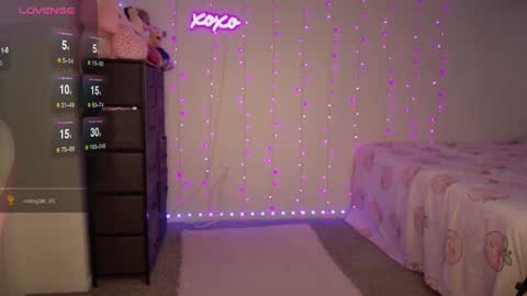 Bella Monroe online show from December 20, 3:57 am