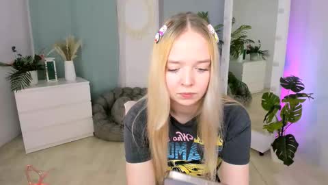 Bella online show from December 3, 11:05 pm