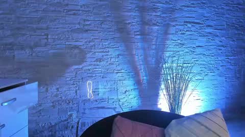 BellaNoir  online show from January 19, 5:50 am