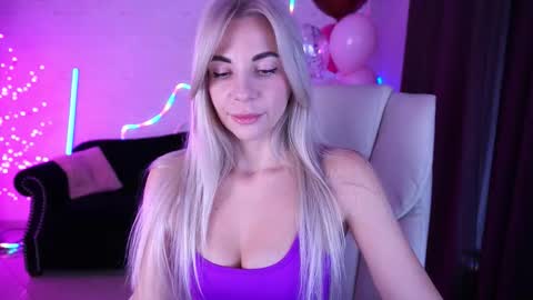 Bella online show from February 17, 2:38 pm