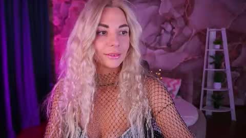 Bella online show from December 15, 2:35 pm