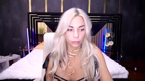 Bella online show from November 3, 10:11 pm