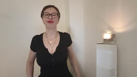 Emma online show from June 8, 7:04 pm