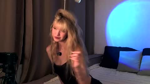 bellasecrettt online show from July 30, 7:14 pm