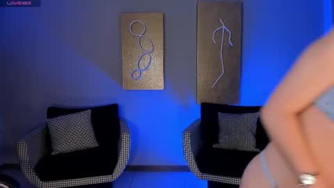 B E L L A  online show from June 12, 12:04 pm