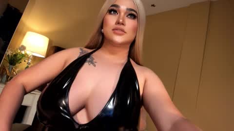 BELLA JONES online show from February 26, 6:33 pm