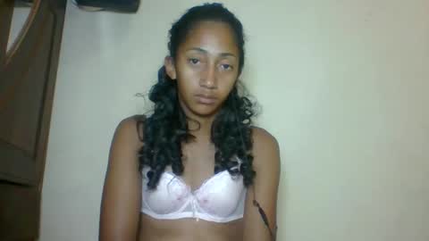 belle_annah online show from May 16, 1:24 am