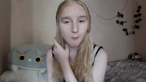 bellemellody online show from June 8, 9:21 am