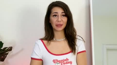 Belle online show from April 17, 3:53 am