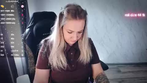 Your Annabelle Wolf  online show from July 25, 12:14 pm