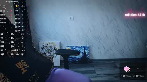 Your Annabelle Wolf  online show from July 12, 7:00 am